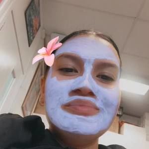 Meet your Posher, Chloe